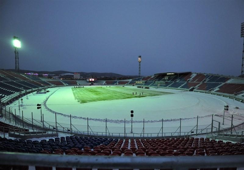 برف و یخبندان استادیوم کراسنویارسک در انتظار میلاد محمدی و یارانش