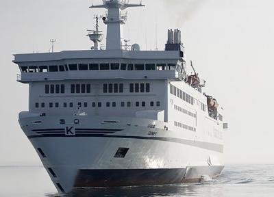 اولین کشتی کروز اقیانوس پیما در قشم پهلو گرفت
