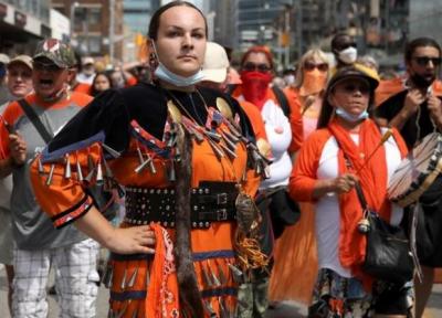سایه سیاه گورهای بچه ها بومی بر روز ملی کانادا