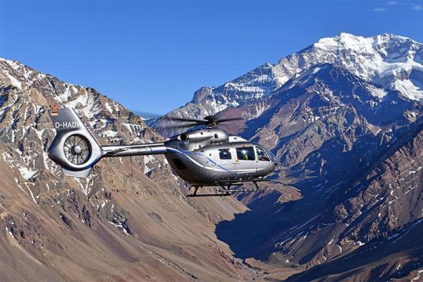 برای اولین بار یک هلیکوپتر ایرباس در ارتفاع 7 هزار متری فرود آمد